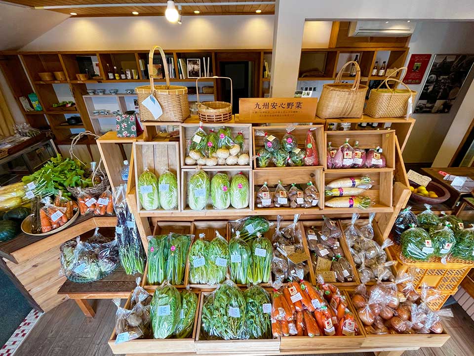 毎週金曜日、新鮮な野菜が南阿蘇の有機生産者から届きます