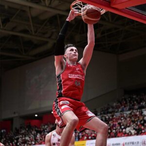 ダンクさく裂 チーム引っ張る新米パパ【アリーナMCアキのヴォルターズリポート】