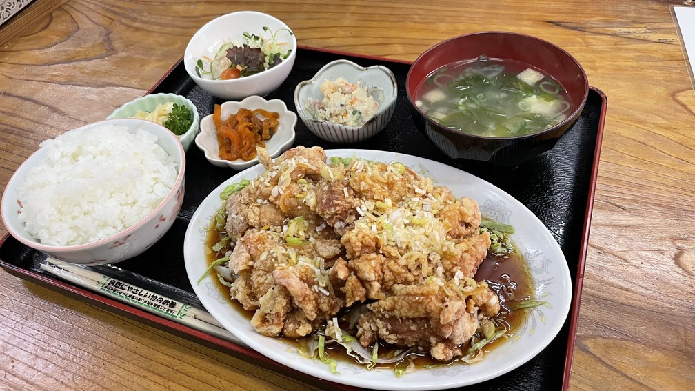 栄耀の「油淋鶏定食」