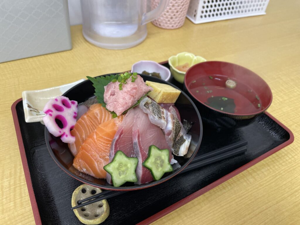 海光の「わたつみ海鮮丼」