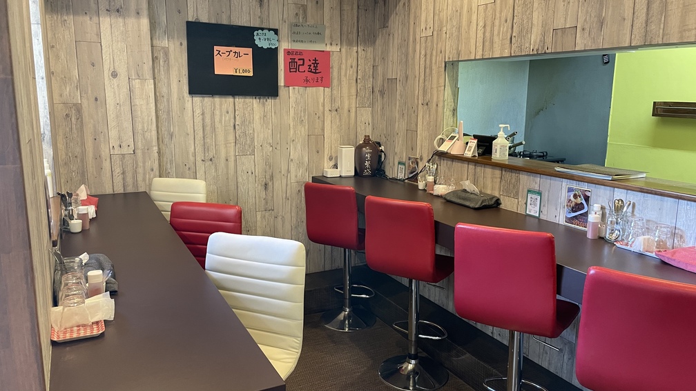 カレーハウスHanmerの店内