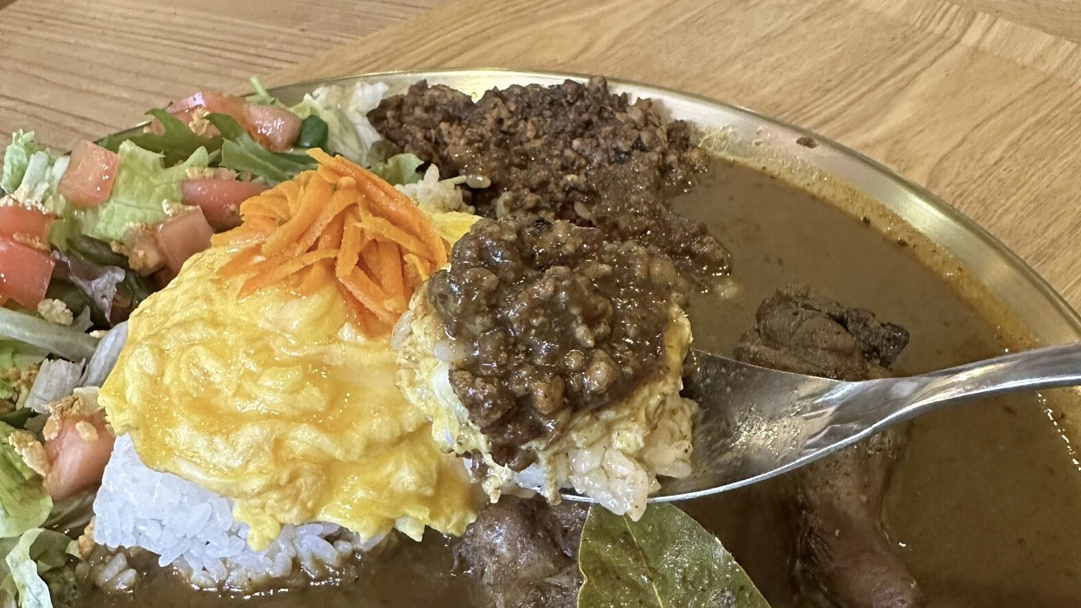 スパイス&カフェnico(ニコ)のホロチキ&キーマコンボ中辛