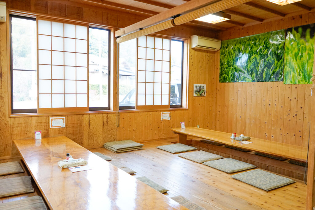 山におまかせの店内