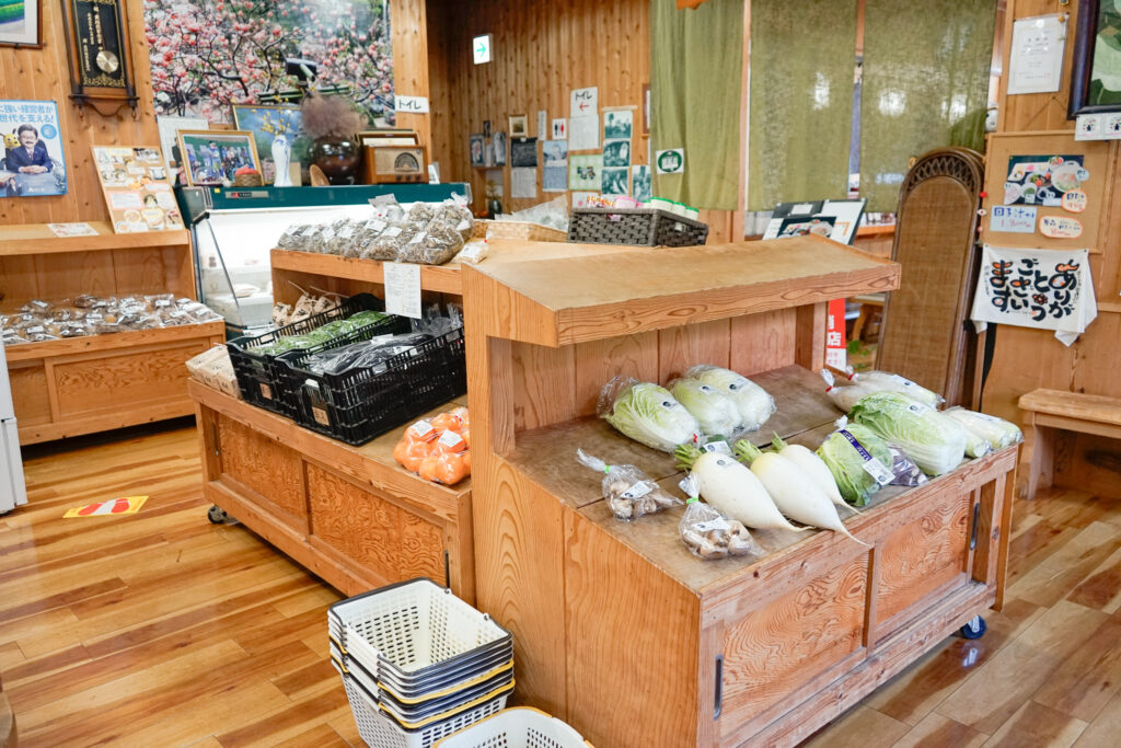 岳間製茶の店内