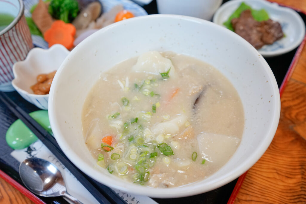 山におまかせのだご汁