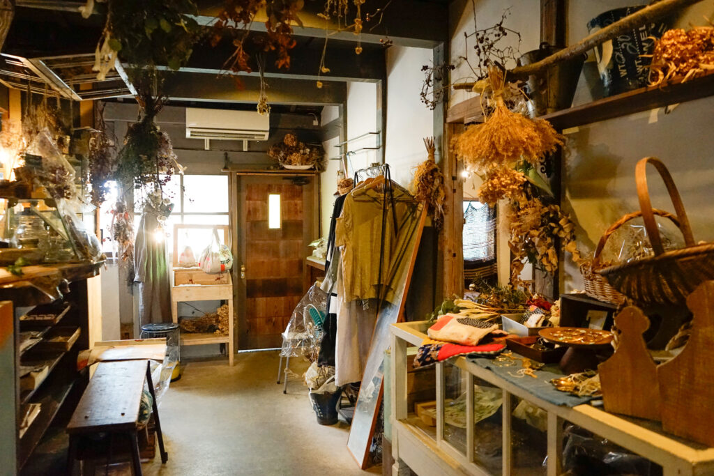 東風日和（こちびより）の内装