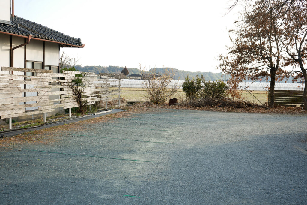 東風日和（こちびより）の駐車場