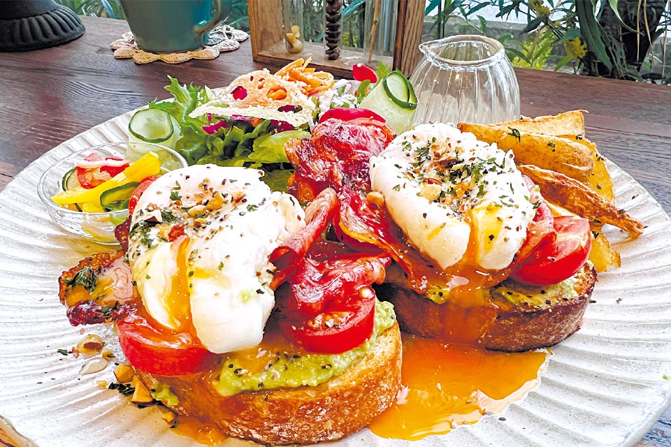 Cocha TERRACE（コチャテラス）のアボカドトースト 1700円