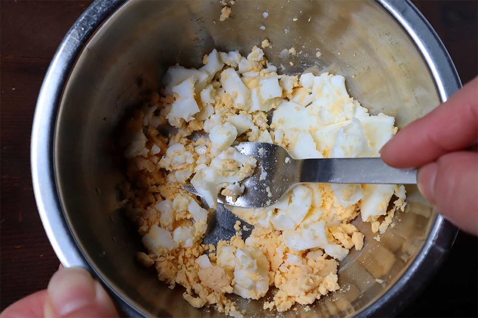 Aは混ぜ合わせておく。お好みで別記★のタルタルソースを作る。