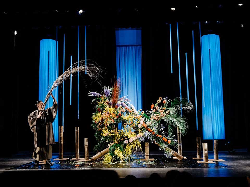 生花店の創立7周年記念で行った花生けパフォーマンス