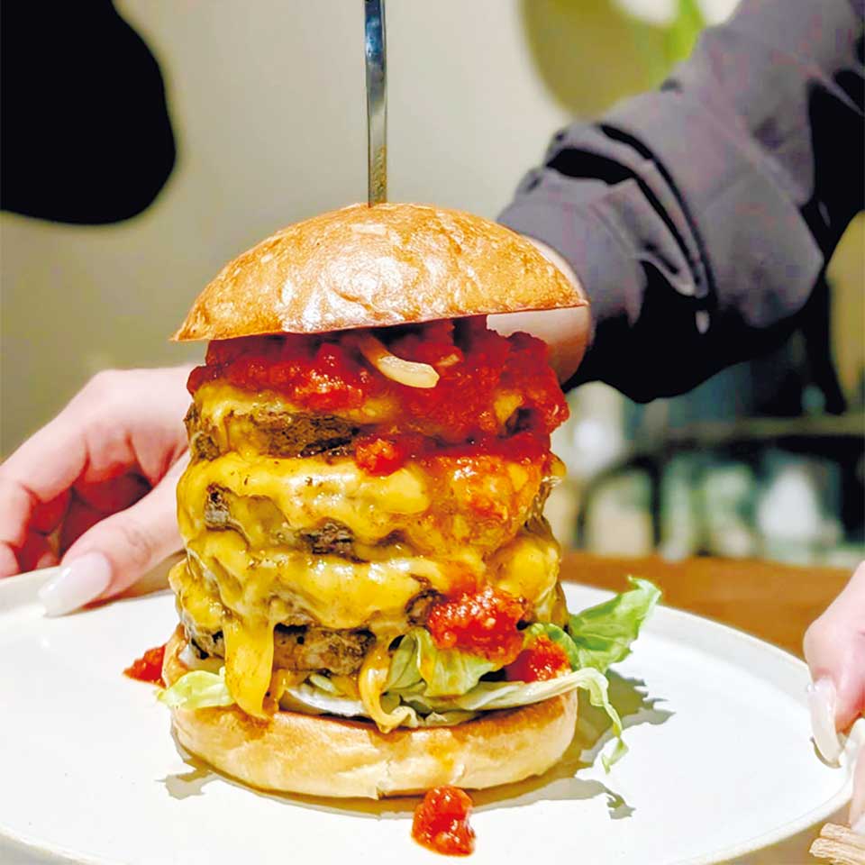 夜はハンバーガーのみの注文でもOK