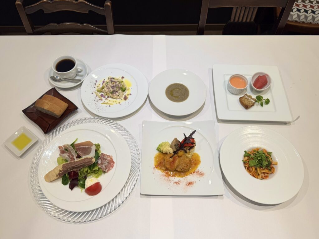 メインとドリンクが選べる！ランチコース3,700円