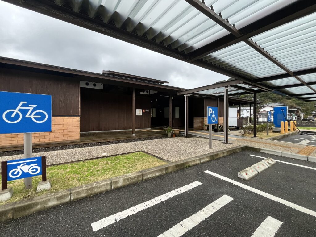 道の駅﨑津の駐車場