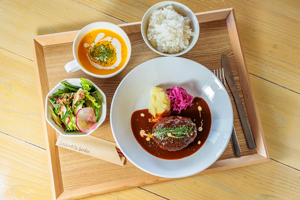 「ハンバーグランチ」（1500円）