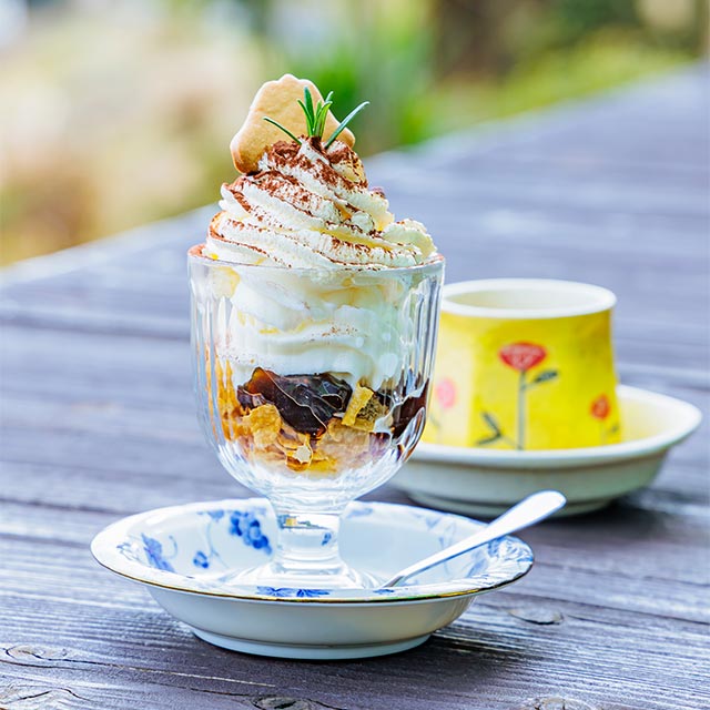 「ティラミスの山カフェサンデー」（630円）