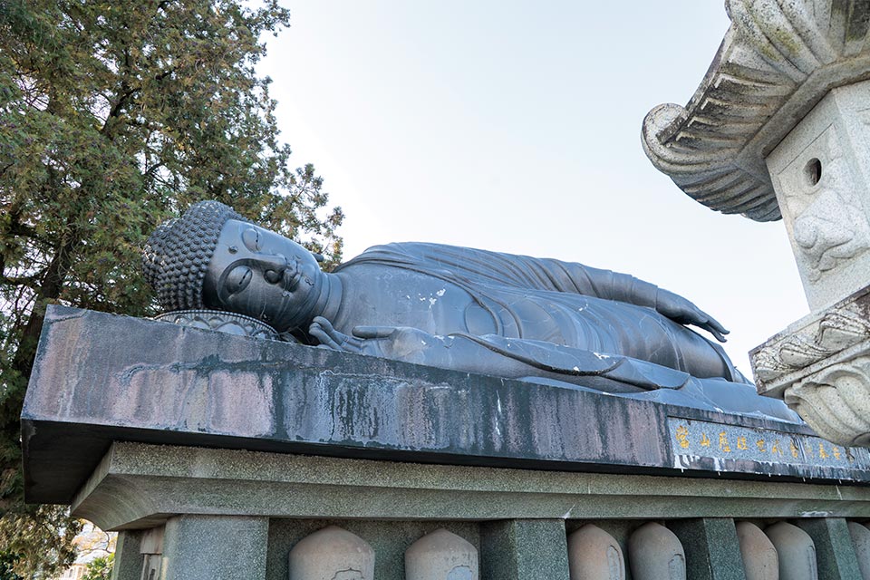 江東寺の涅槃（ねはん）像