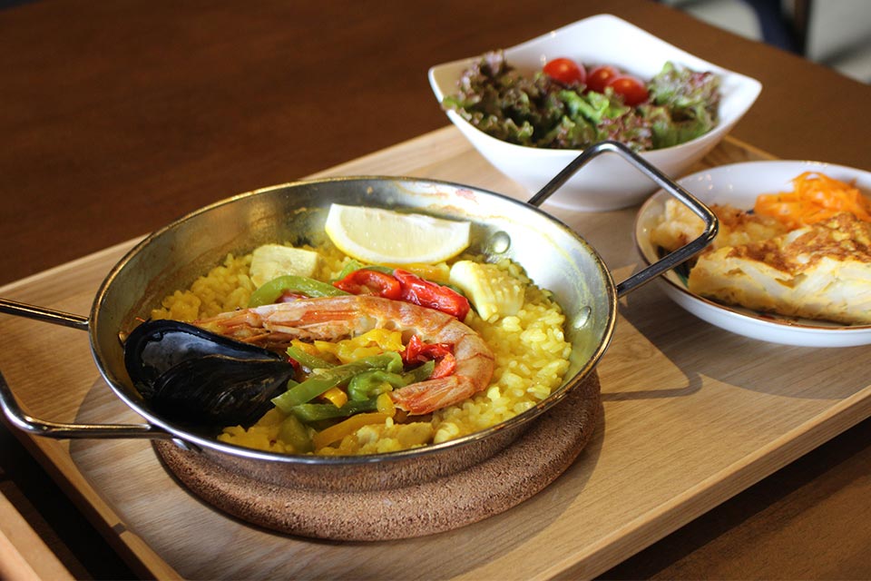 古民家Cafe Ryu龍の地元食材を使用した「パエリアランチ」1680円